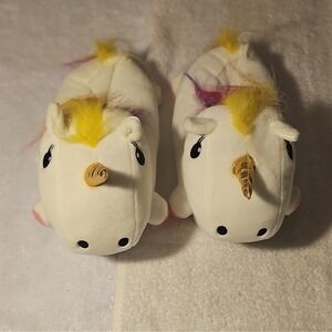 Cute To The Core Urmi the Unicorn Plush Novelty Slip-On Slippers Womens 8